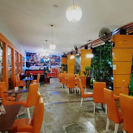Fortune Front One Hotel Kendari Eksteriør billede