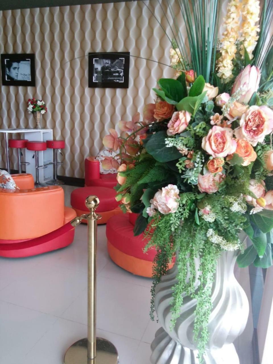 Fortune Front One Hotel Kendari Eksteriør billede