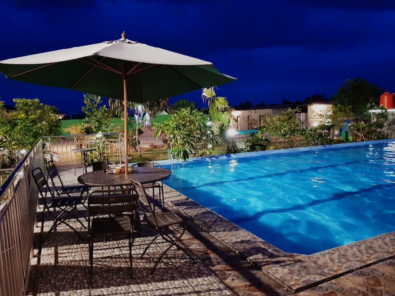 Fortune Front One Hotel Kendari Eksteriør billede