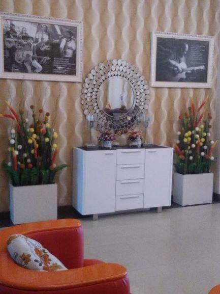 Fortune Front One Hotel Kendari Eksteriør billede