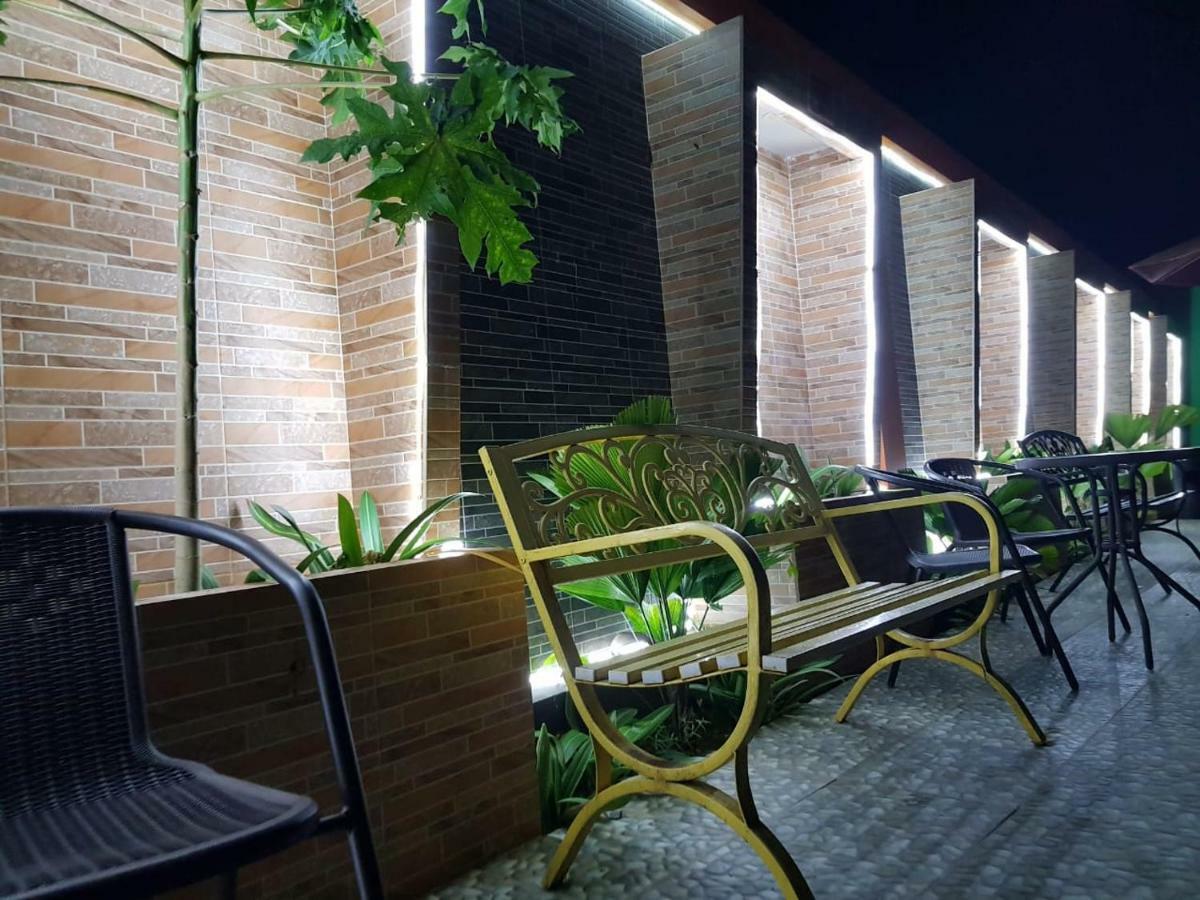 Fortune Front One Hotel Kendari Eksteriør billede
