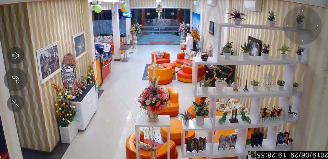 Fortune Front One Hotel Kendari Eksteriør billede