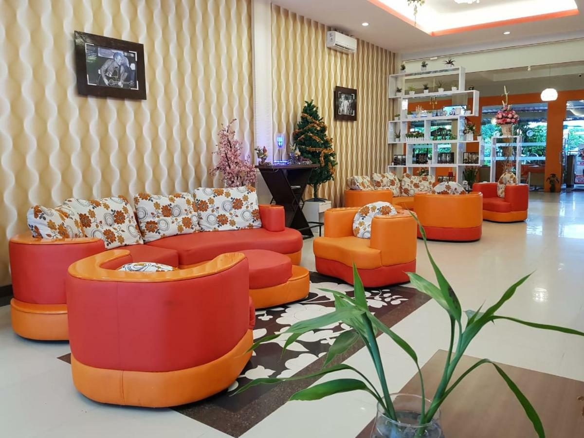 Fortune Front One Hotel Kendari Eksteriør billede