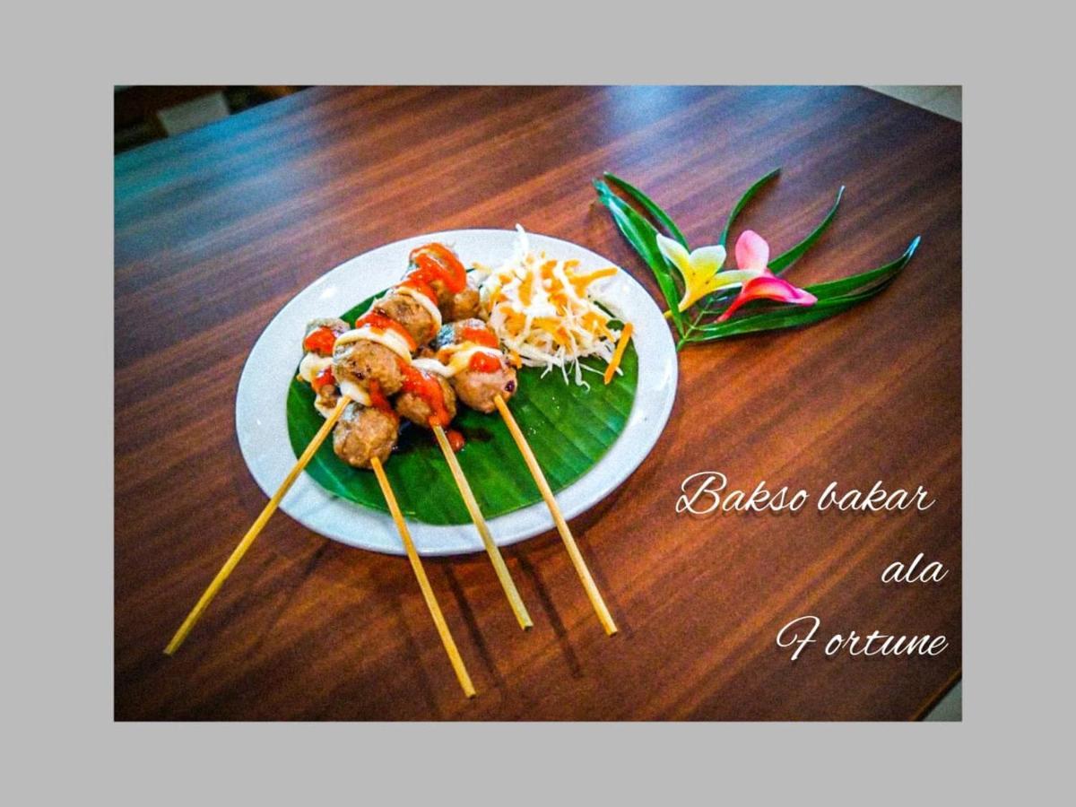 Fortune Front One Hotel Kendari Eksteriør billede
